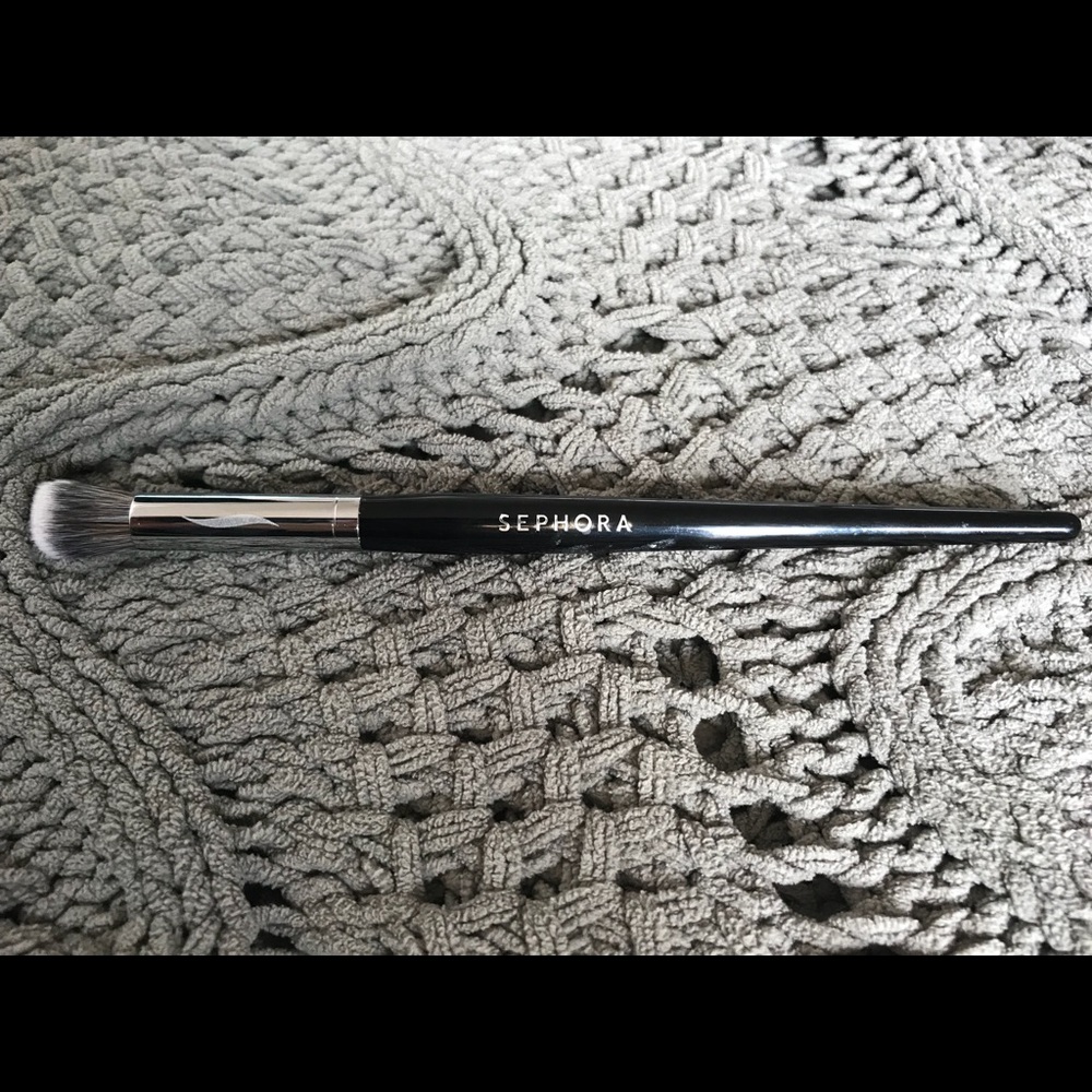Sephora pro concealer brush #57